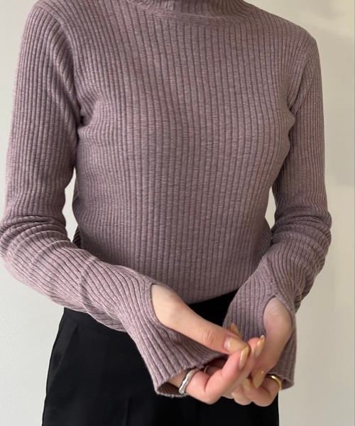 Amiur(エミレ)の「combination rib knit(ニット/セーター・レディース・ブラック/ベージュ/ラベンダー・FREE)」の9枚目の写真