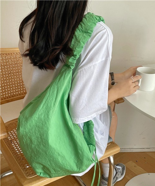 HALEY PESCA（ヘーリーペスカ）の「HALEY PESCA/大容量パステルカラー ショルダーバッグ（ショルダーバッグ・レディース・ホワイト/ブラック/ブルー/グリーン・FREE）」の17枚目の写真