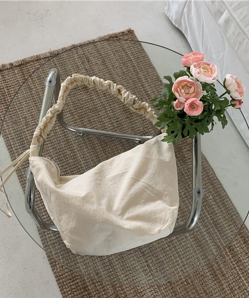 HALEY PESCA（ヘーリーペスカ）の「HALEY PESCA/大容量パステルカラー ショルダーバッグ（ショルダーバッグ・レディース・ホワイト/ブラック/ブルー/グリーン・FREE）」の5枚目の写真