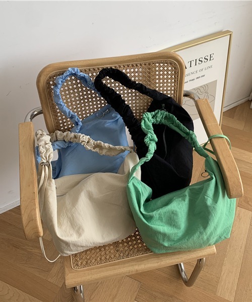 HALEY PESCA（ヘーリーペスカ）の「HALEY PESCA/大容量パステルカラー ショルダーバッグ（ショルダーバッグ・レディース・ホワイト/ブラック/ブルー/グリーン・FREE）」の22枚目の写真