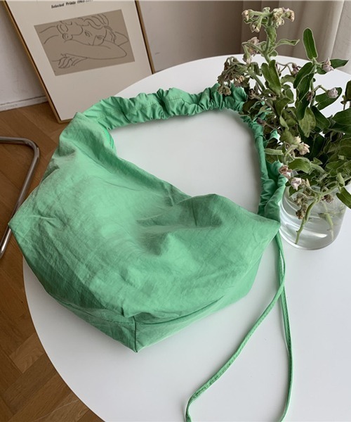 HALEY PESCA（ヘーリーペスカ）の「HALEY PESCA/大容量パステルカラー ショルダーバッグ（ショルダーバッグ・レディース・ホワイト/ブラック/ブルー/グリーン・FREE）」の12枚目の写真