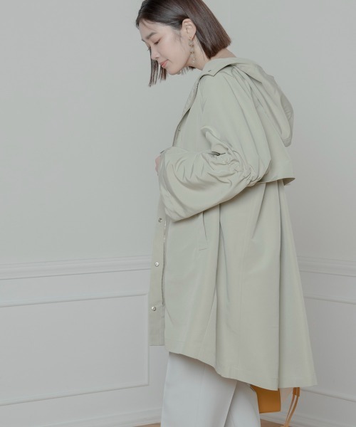 FURRY（ファーリー）の「【FURRY】ギャザースリーブフードコート（トレンチコート・レディース・ベージュ/ライトカーキ/キャメル・38）」の8枚目の写真