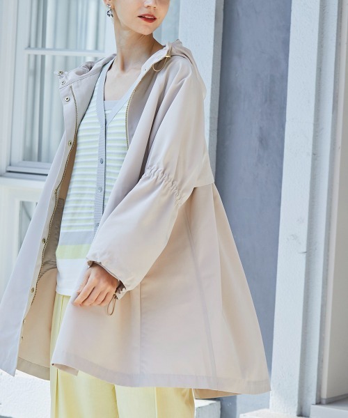 FURRY（ファーリー）の「【FURRY】ギャザースリーブフードコート（トレンチコート・レディース・ベージュ/ライトカーキ/キャメル・38）」の5枚目の写真