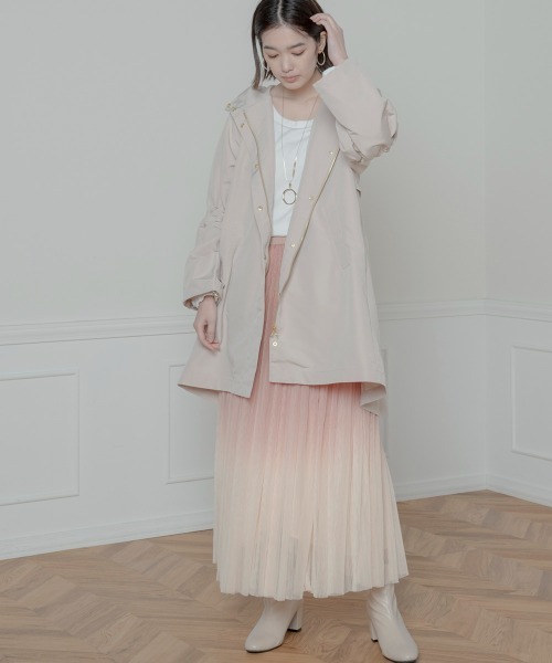 FURRY（ファーリー）の「【FURRY】ギャザースリーブフードコート（トレンチコート・レディース・ベージュ/ライトカーキ/キャメル・38）」の6枚目の写真