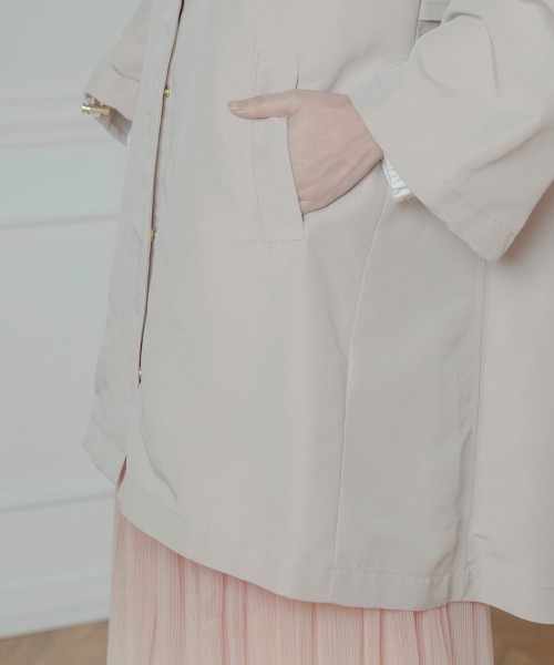 FURRY（ファーリー）の「【FURRY】ギャザースリーブフードコート（トレンチコート・レディース・ベージュ/ライトカーキ/キャメル・38）」の15枚目の写真