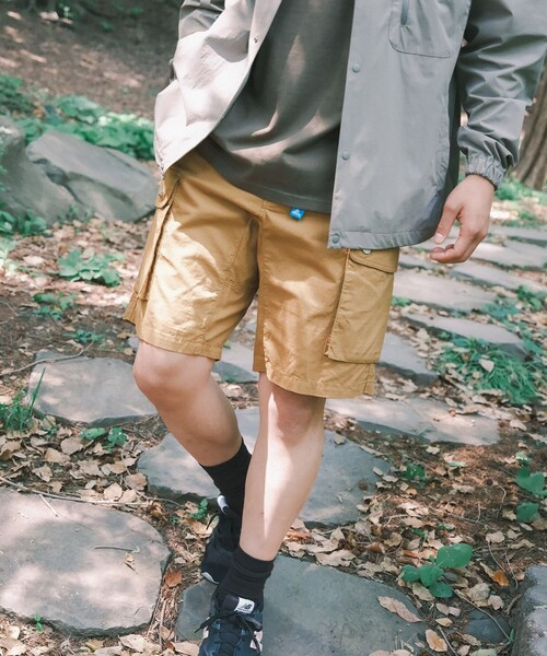SHARE PARK(シェアパーク)の「【UNISEX】撥水加工 キャンプファイヤーカーゴショーツ(その他パンツ・メンズ・ブラック系/カーキ系/黄土色系・MEDIUM/X-LARGE/LARGE)」の5枚目の写真