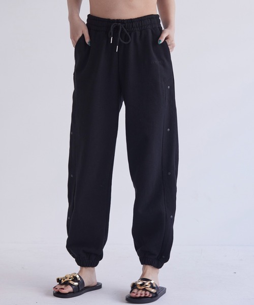 FIG&VIPER（フィグアンドバイパー）の「サイドボタンジョガーPT（その他パンツ・レディース・ブラック/ベージュ/グレー・FREE）」の2枚目の写真