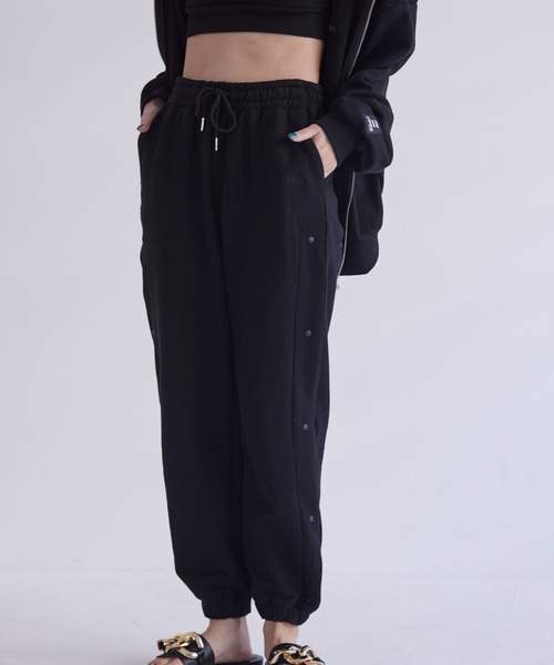 FIG&VIPER（フィグアンドバイパー）の「サイドボタンジョガーPT（その他パンツ・レディース・ブラック/ベージュ/グレー・FREE）」の10枚目の写真