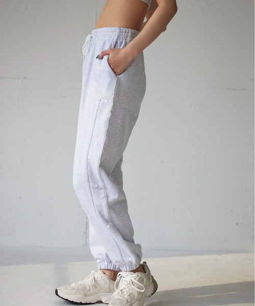 FIG&VIPER（フィグアンドバイパー）の「サイドボタンジョガーPT（その他パンツ・レディース・ブラック/ベージュ/グレー・FREE）」の17枚目の写真