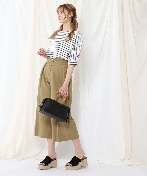 couture brooch(クチュールブローチ)の「◆【さらり、軽やかワイドパンツ】洗える/リネンライ センタープレスワイドパンツ(その他パンツ・レディース・ライトベージュ/キャメル/ネイビー・38/36/40/42)」の4枚目の写真