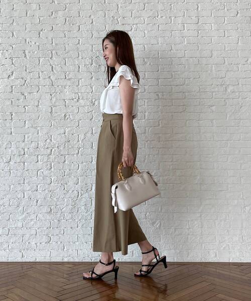 couture brooch(クチュールブローチ)の「◆【さらり、軽やかワイドパンツ】洗える/リネンライ センタープレスワイドパンツ(その他パンツ・レディース・ライトベージュ/キャメル/ネイビー・38/36/40/42)」の11枚目の写真