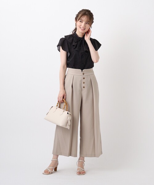couture brooch(クチュールブローチ)の「◆【さらり、軽やかワイドパンツ】洗える/リネンライ センタープレスワイドパンツ(その他パンツ・レディース・ライトベージュ/キャメル/ネイビー・38/36/40/42)」の13枚目の写真