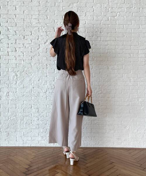 couture brooch(クチュールブローチ)の「◆【さらり、軽やかワイドパンツ】洗える/リネンライ センタープレスワイドパンツ(その他パンツ・レディース・ライトベージュ/キャメル/ネイビー・38/36/40/42)」の20枚目の写真