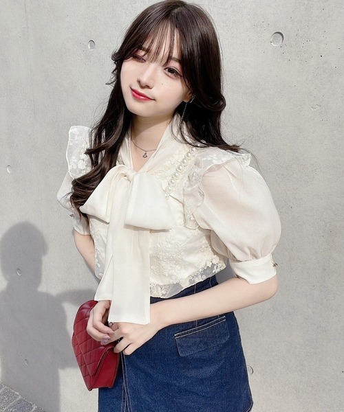 TITTY&CO.（ティティーアンドコー）の「【TITTY&CO.】刺繍レースリボン半袖ブラウス（シャツ/ブラウス・レディース・アイボリー/グレー系その他/ブラック・FREE）」の5枚目の写真