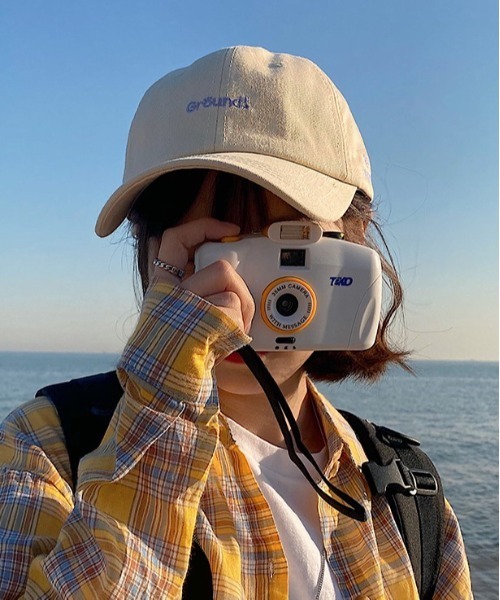 gossip!ロサンゼルス(ゴシップロサンゼルス)の「ロゴコットンキャップ(キャップ・レディース・ブラック/ベージュ・FREE)」の1枚目の写真