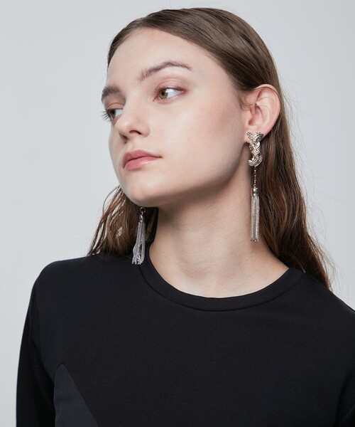 TOGA PULLA（トーガ　プルラ）の「【TOGA PULLA(トーガプルラ)】メタルフリンジイヤリング TP22-AK216（イヤリング・レディース・シルバー・FREE）」の5枚目の写真