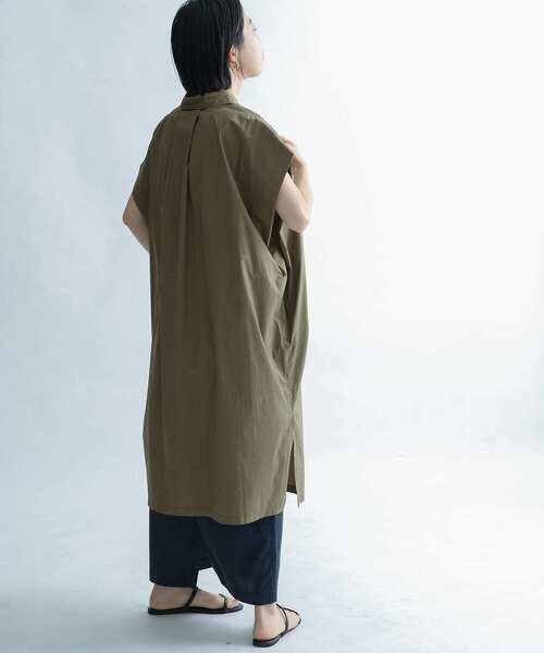 FORK&SPOON（フォークアンドスプーン）の「FORK&SPOON　ショルダータックロングシャツ（シャツ/ブラウス・レディース・カーキ/オフホワイト/ネイビー・1）」の21枚目の写真