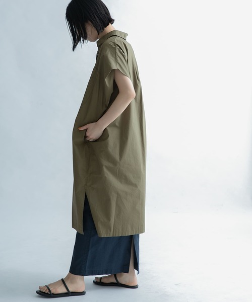 FORK&SPOON（フォークアンドスプーン）の「FORK&SPOON　ショルダータックロングシャツ（シャツ/ブラウス・レディース・カーキ/オフホワイト/ネイビー・1）」の5枚目の写真