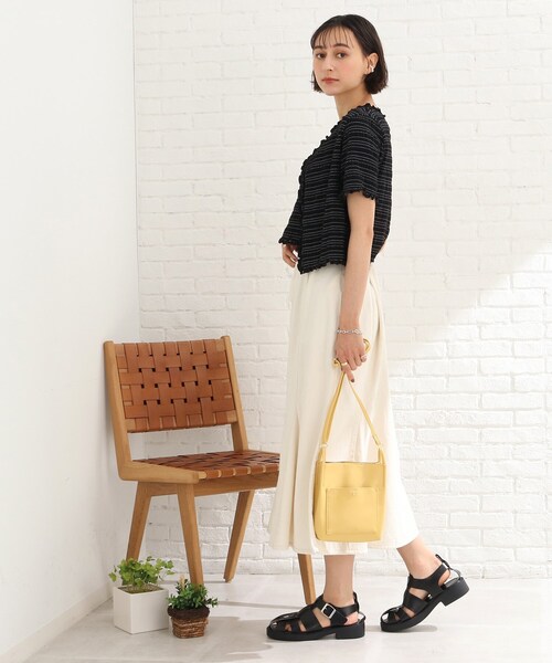 SHOO・LA・RUE（シューラルー）の「◆フロントポケットミニショルダーバッグ（ショルダーバッグ・レディース・ブラック/イエロー系その他/ライトベージュ・00）」の8枚目の写真