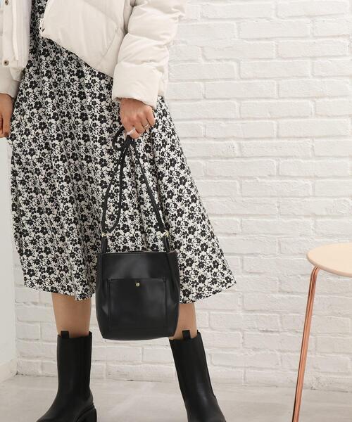 SHOO・LA・RUE（シューラルー）の「◆フロントポケットミニショルダーバッグ（ショルダーバッグ・レディース・ブラック/イエロー系その他/ライトベージュ・00）」の7枚目の写真