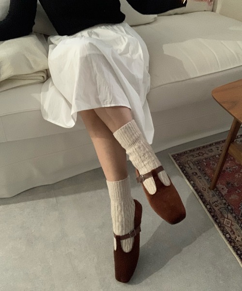 LAUIR(ラウアー)の「ベロアフラットパンプス(パンプス・レディース・ブラック/ブラウン・38/39/35/36/37)」の3枚目の写真