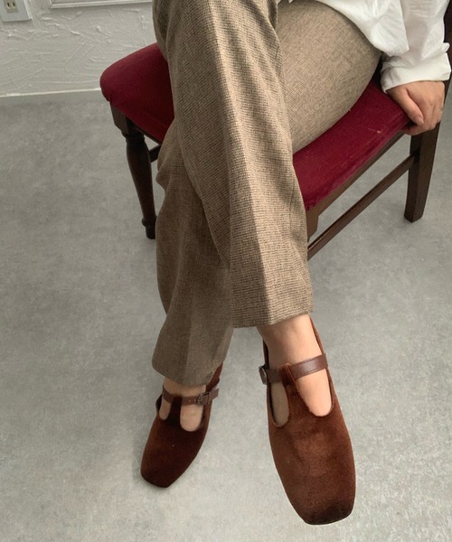 LAUIR(ラウアー)の「ベロアフラットパンプス(パンプス・レディース・ブラック/ブラウン・38/39/35/36/37)」の5枚目の写真