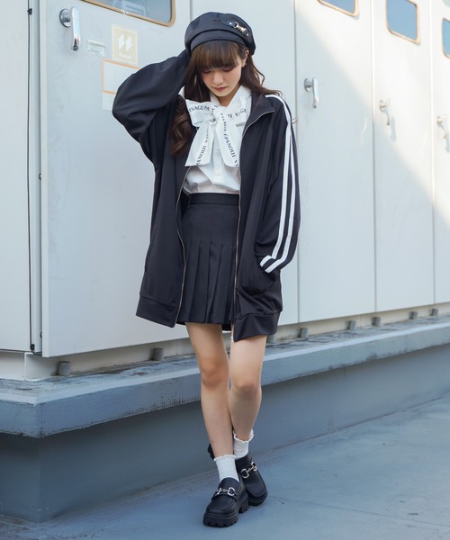 SPINNS（スピンズ）の「フェイクレザー厚底ビットローファー（ローファー・レディース・シルバー/ゴールド・S/M/L）」の13枚目の写真