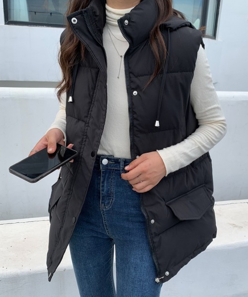 ABITOKYO（アビトーキョー）の「スタンドカラー中綿ベスト（ダウンベスト・レディース・ブラック/ベージュ・FREE）」の2枚目の写真