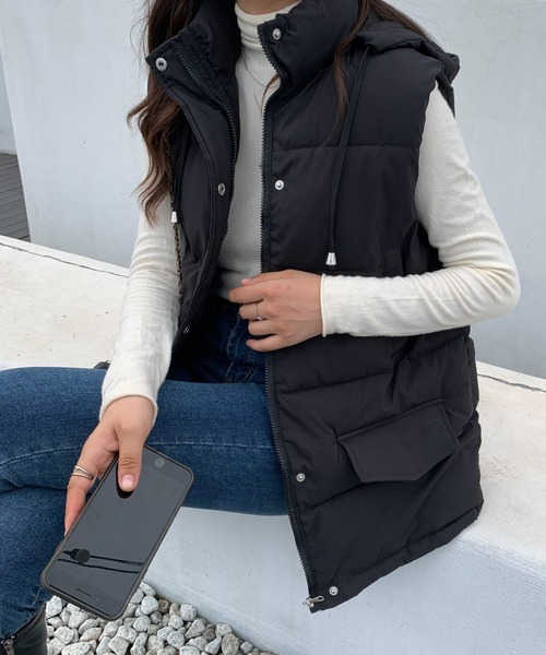 ABITOKYO（アビトーキョー）の「スタンドカラー中綿ベスト（ダウンベスト・レディース・ブラック/ベージュ・FREE）」の4枚目の写真