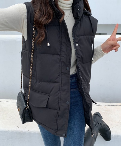 ABITOKYO（アビトーキョー）の「スタンドカラー中綿ベスト（ダウンベスト・レディース・ブラック/ベージュ・FREE）」の6枚目の写真