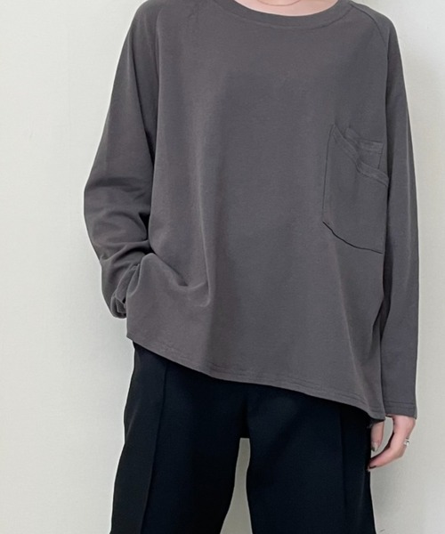 GLANCE(グランス)の「ポケット付きロングTシャツ(Tシャツ/カットソー・レディース・ブラック/カーキ/グレー/ホワイト/ブラウン・38)」の3枚目の写真