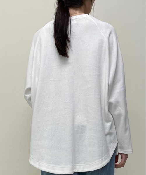 GLANCE(グランス)の「ポケット付きロングTシャツ(Tシャツ/カットソー・レディース・ブラック/カーキ/グレー/ホワイト/ブラウン・38)」の10枚目の写真