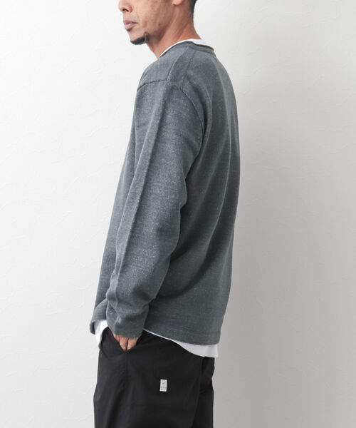 NOLLEY'S goodman(ノーリーズグッドマン)の「長袖Tシャツ付き ウォームプレーティング Vネックプルオーバーニット(ニット/セーター・メンズ・キャメル/サーモンピンク/グレー/ネイビー・XL/L/S/M)」の16枚目の写真