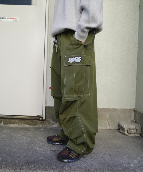 WHO'S WHO gallery(フーズフーギャラリー)の「【KOOKY'N/クーキー】BRONXステッチパラシュートワイドパンツ(カーゴパンツ・メンズ・チャコールグレー/ブラック/ネイビー/カーキ・FREE)」の21枚目の写真