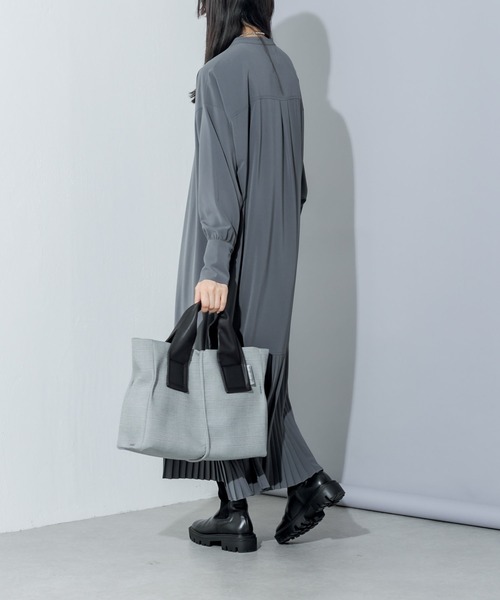 Kawa-Kawa（カワカワ）の「【kawa-kawa】NO1322 wet tradトートバッグ　Mサイズ（トートバッグ・レディース・チャコールグレー/グレー・FREE）」の20枚目の写真
