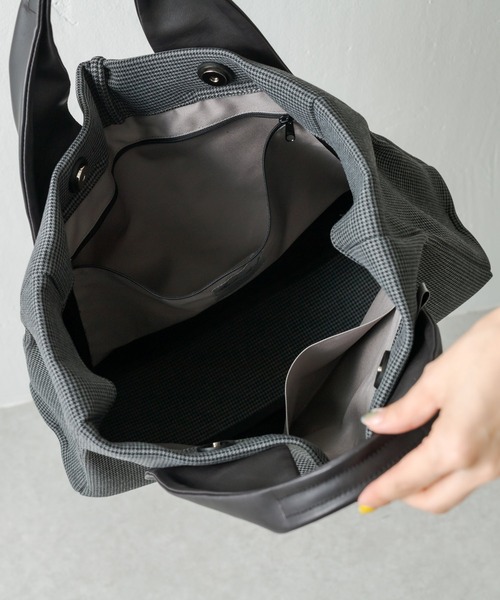 Kawa-Kawa（カワカワ）の「【kawa-kawa】NO1322 wet tradトートバッグ　Mサイズ（トートバッグ・レディース・チャコールグレー/グレー・FREE）」の14枚目の写真