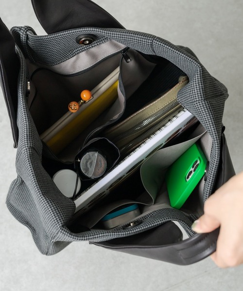 Kawa-Kawa（カワカワ）の「【kawa-kawa】NO1322 wet tradトートバッグ　Mサイズ（トートバッグ・レディース・チャコールグレー/グレー・FREE）」の18枚目の写真