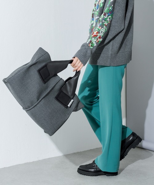 Kawa-Kawa（カワカワ）の「【kawa-kawa】NO1322 wet tradトートバッグ　Mサイズ（トートバッグ・レディース・チャコールグレー/グレー・FREE）」の5枚目の写真