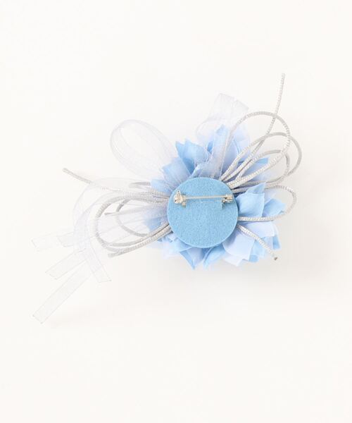 BeBe(ベベ)の「BeBe/日本製フォーマルフラワーリボンコサージュ(ブローチ/コサージュ・キッズ・ブルー/ホワイト・ONESIZE)」の7枚目の写真