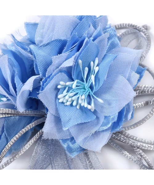 BeBe(ベベ)の「BeBe/日本製フォーマルフラワーリボンコサージュ(ブローチ/コサージュ・キッズ・ブルー/ホワイト・ONESIZE)」の4枚目の写真
