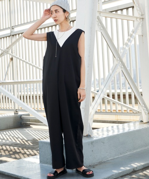 Auntie Rosa Holiday（アンティローザホリデー）の「2WAYサロペット / サイズ展開あり（サロペット/オーバーオール・レディース・ブラック/ベージュ・MEDIUM/SMALL）」の7枚目の写真