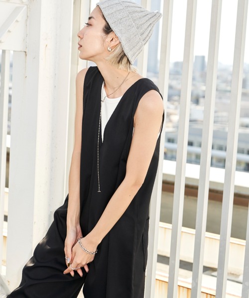 Auntie Rosa Holiday（アンティローザホリデー）の「2WAYサロペット / サイズ展開あり（サロペット/オーバーオール・レディース・ブラック/ベージュ・MEDIUM/SMALL）」の14枚目の写真