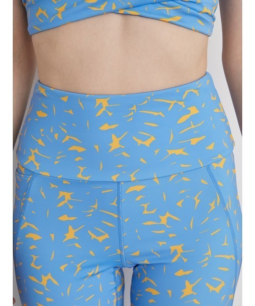 emmi（エミ）の「【emmi yoga】ボタニカルアートプリントレギンス