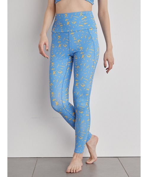 emmi（エミ）の「【emmi yoga】ボタニカルアートプリントレギンス