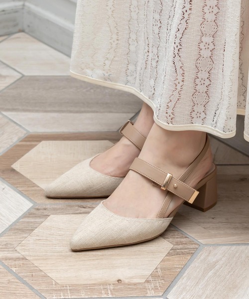 RANDA（ランダ）の「ゴールドパーツバックストラップパンプス（パンプス・レディース・ベージュ/アイボリー/パープル/ブラック/グレイッシュベージュ/ピンク/クリーム・L/LL/S/M）」の4枚目の写真