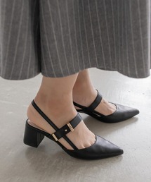 ゴールドパーツバックストラップパンプス