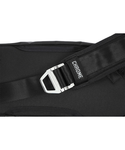 CHROME（クローム）の「［ CHROME / クローム ］MINI KADET SLING BAG / ミニ カデット スリング バッグ 防水 5L ボディバッグ（ボディバッグ/ウエストポーチ・メンズ・ブラック/ブラック系その他/レッド系その他・FREE）」の17枚目の写真