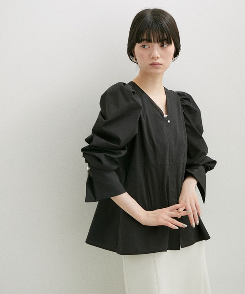 ADAM ET ROPE'(アダムエロペ)の「【サステナブル】ウエストシェイプパフブラウス(シャツ/ブラウス・レディース・ホワイト/ブラック/ブルー系その他2・FREE)」の3枚目の写真