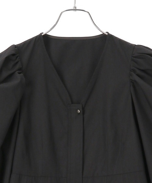 ADAM ET ROPE'(アダムエロペ)の「【サステナブル】ウエストシェイプパフブラウス(シャツ/ブラウス・レディース・ホワイト/ブラック/ブルー系その他2・FREE)」の17枚目の写真