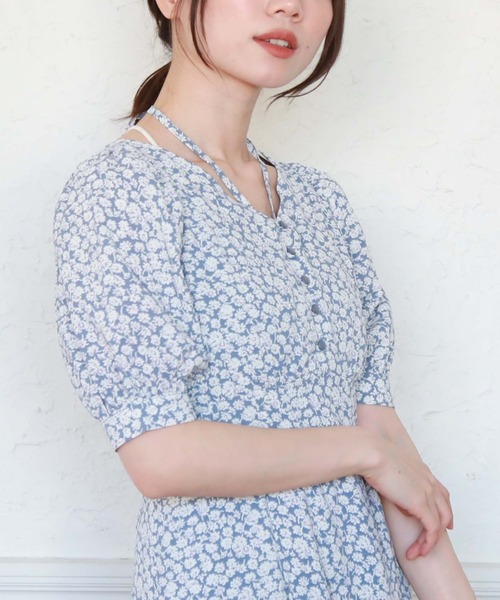 archives(アルシーヴ)の「ホルター花柄ワンピース(ワンピース・レディース・ブルー/ブラック/ピンクベージュ・MEDIUM)」の9枚目の写真